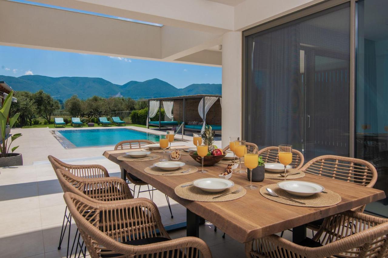 Antonia Villa - Luxurious Serenity With Private Pool, By Zantewize Kalipádhon 외부 사진