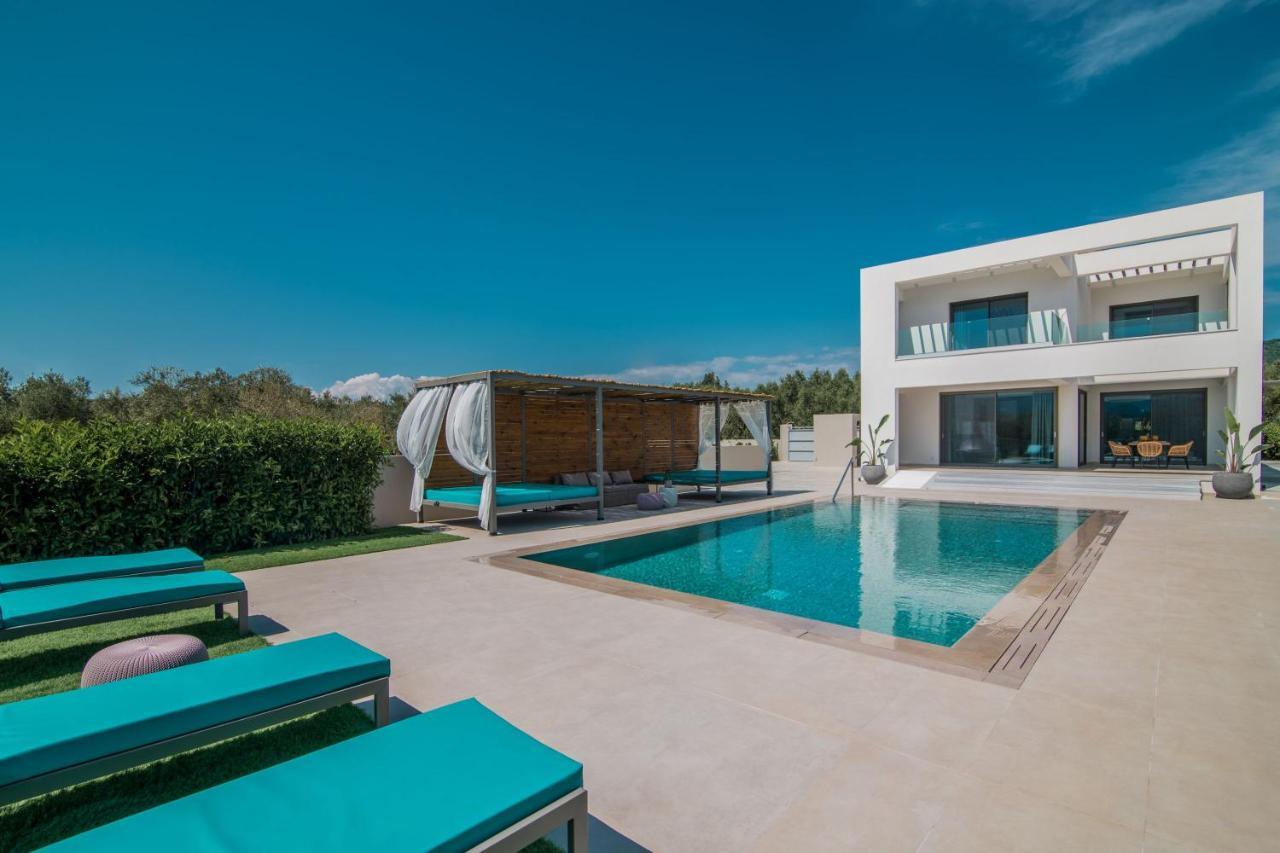 Antonia Villa - Luxurious Serenity With Private Pool, By Zantewize Kalipádhon 외부 사진