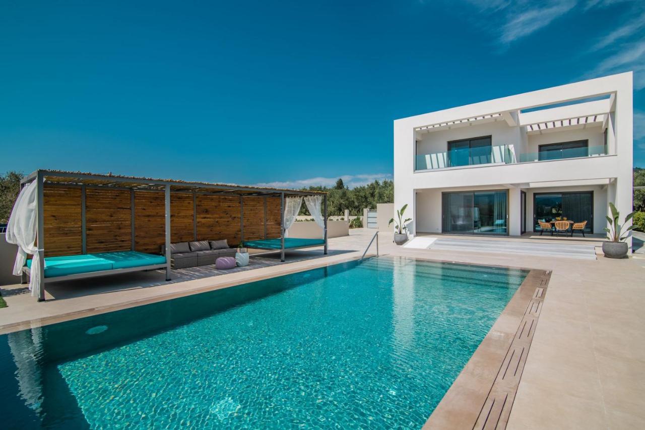 Antonia Villa - Luxurious Serenity With Private Pool, By Zantewize Kalipádhon 외부 사진