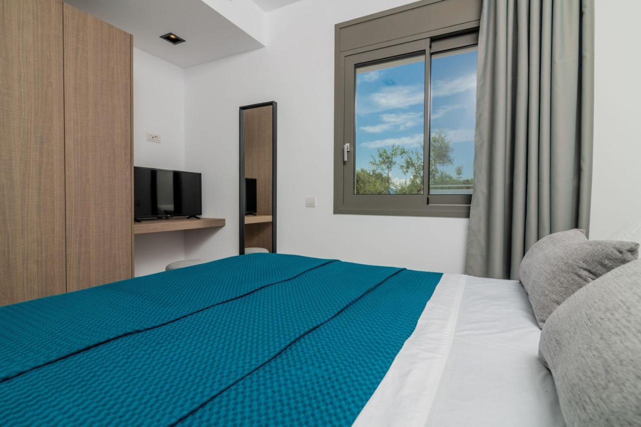 Antonia Villa - Luxurious Serenity With Private Pool, By Zantewize Kalipádhon 외부 사진