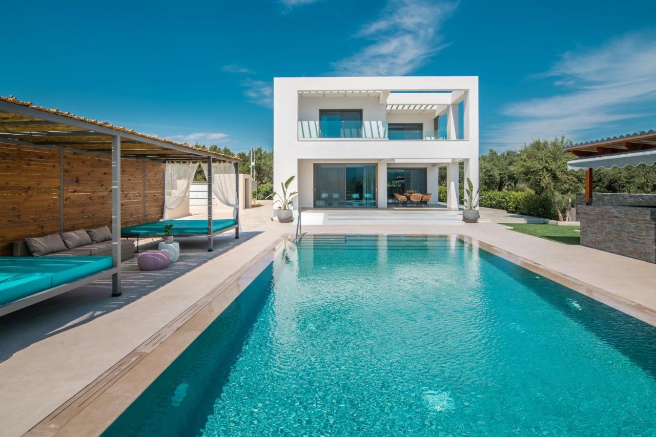 Antonia Villa - Luxurious Serenity With Private Pool, By Zantewize Kalipádhon 외부 사진