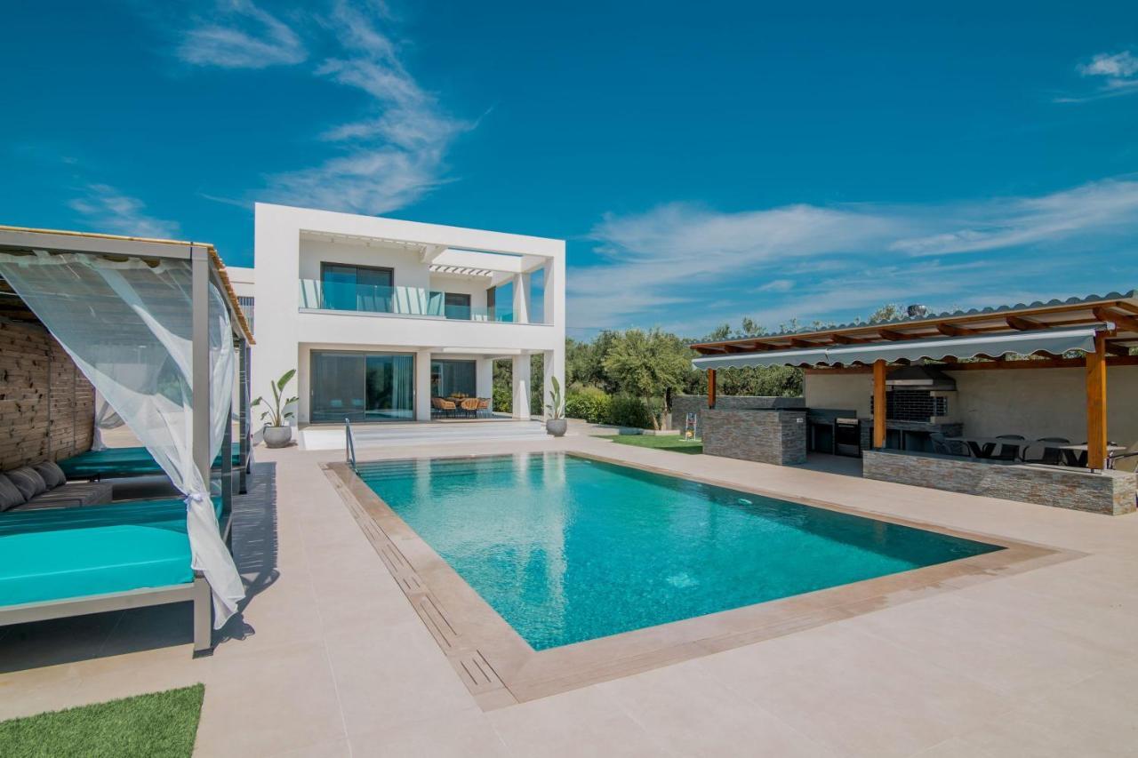 Antonia Villa - Luxurious Serenity With Private Pool, By Zantewize Kalipádhon 외부 사진