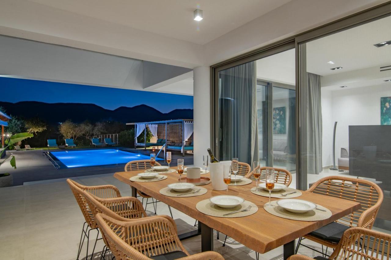 Antonia Villa - Luxurious Serenity With Private Pool, By Zantewize Kalipádhon 외부 사진